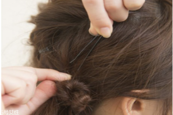 夏天頭發(fā)怎么盤(pán)好看 日系空氣感束發(fā)教程 夏天頭發(fā)怎么盤(pán)好看 日系空氣感束發(fā)教程