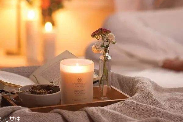 香薰蠟燭什么味道好 睡覺(jué)時(shí)用茉莉香薰