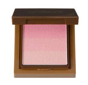 杏色腮紅適合什么膚色 能給黃皮能提亮膚色 杏色腮紅適合什么膚色 能給黃皮能提亮膚色