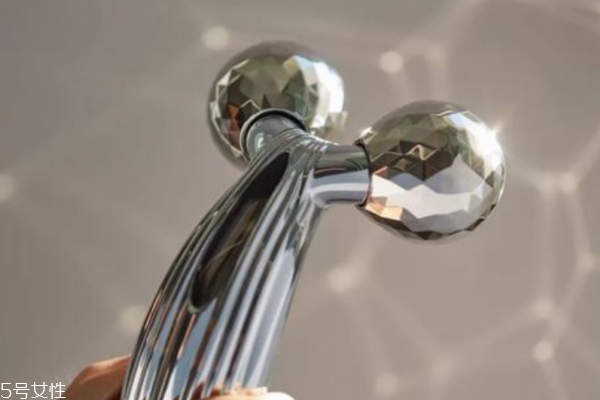 混合皮膚用什么美容儀好 3種美容儀分區(qū)保養(yǎng) 混合皮膚用什么美容儀好 3種美容儀分區(qū)保養(yǎng)