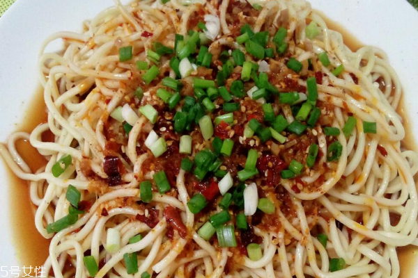 涼面可以炒著吃嗎 這個是可以的 涼面可以炒著吃嗎 這個是可以的