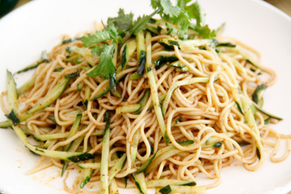 涼面可以炒著吃嗎 這個是可以的 涼面可以炒著吃嗎 這個是可以的