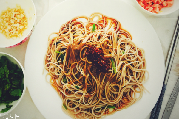 涼面能不能加熱吃 可以這樣做 涼面能不能加熱吃 可以這樣做