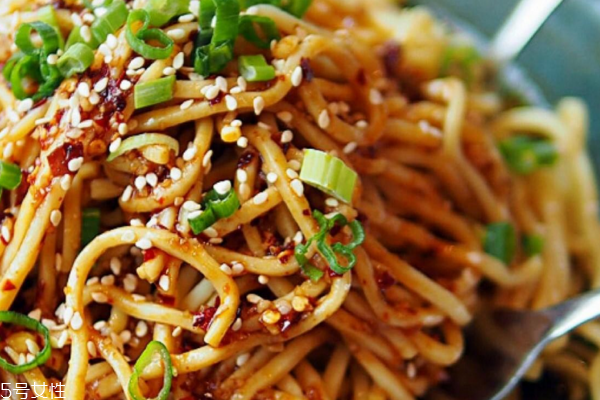 涼面能不能加熱吃 可以這樣做 涼面能不能加熱吃 可以這樣做