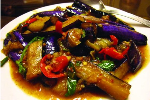 茄子怎么烤好吃？買(mǎi)茄子要有手感還看這里的大小