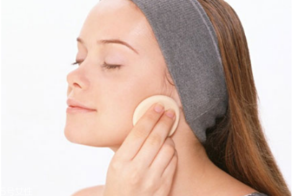 夏天化妝怎樣不脫妝 教你時刻擁有精致妝容 夏天化妝怎樣不脫妝 教你時刻擁有精致妝容