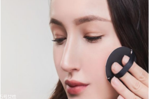 夏天化妝怎樣不脫妝 教你時刻擁有精致妝容 夏天化妝怎樣不脫妝 教你時刻擁有精致妝容