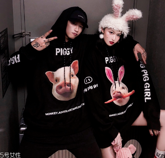 情侶衛(wèi)衣圖片大全 最流行的秀恩愛(ài)方法 情侶衛(wèi)衣圖片大全 最流行的秀恩愛(ài)方法