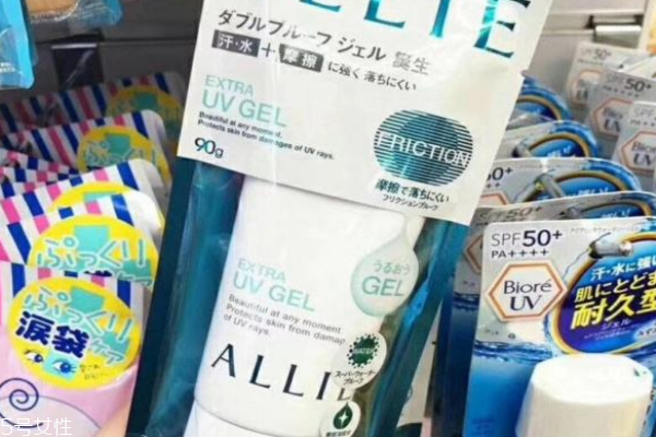 嘉娜寶防曬霜傷皮膚嗎 利大于弊 嘉娜寶防曬霜傷皮膚嗎 利大于弊