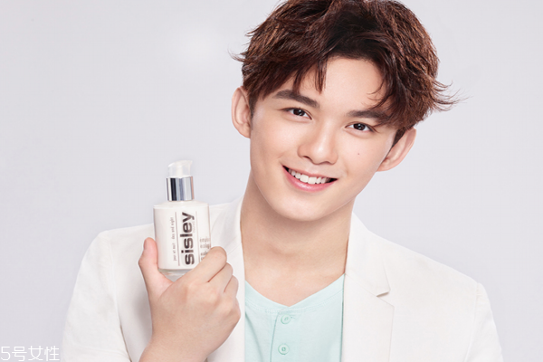 混油皮適合什么護(hù)膚品 護(hù)膚注意4點(diǎn)才不油膩 混油皮適合什么護(hù)膚品 護(hù)膚注意4點(diǎn)才不油膩