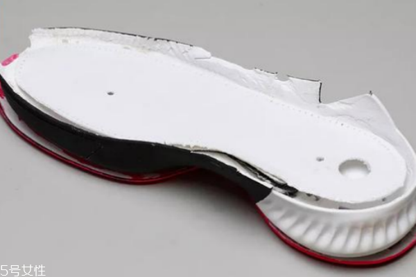 阿迪達(dá)斯羅斯9拆解 從細(xì)節(jié)了解配置 阿迪達(dá)斯羅斯9拆解 從細(xì)節(jié)了解配置