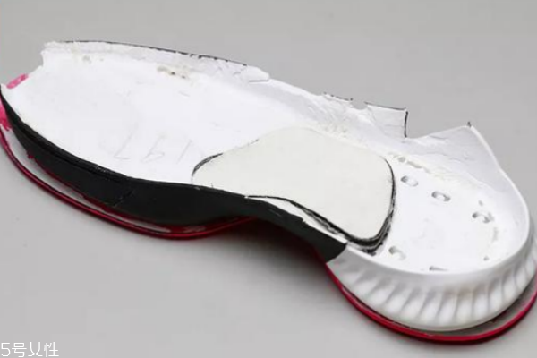 阿迪達(dá)斯羅斯9拆解 從細(xì)節(jié)了解配置 阿迪達(dá)斯羅斯9拆解 從細(xì)節(jié)了解配置