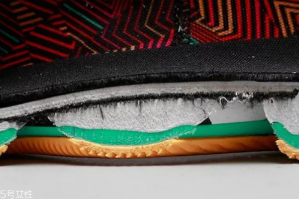 阿迪達(dá)斯羅斯9拆解 從細(xì)節(jié)了解配置 阿迪達(dá)斯羅斯9拆解 從細(xì)節(jié)了解配置