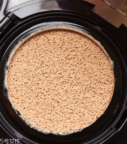 美寶蓮黑金氣墊價(jià)格多少錢 美寶蓮黑金氣墊測(cè)評(píng)