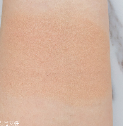 美寶蓮黑金氣墊價(jià)格多少錢 美寶蓮黑金氣墊測(cè)評(píng)