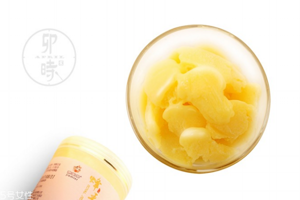 蜂王漿為什么是辣的 是因?yàn)檫@個(gè)成分 蜂王漿為什么是辣的 是因?yàn)檫@個(gè)成分