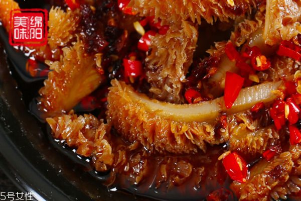 牛肚為什么有黑有白 原來(lái)是這個(gè)原因