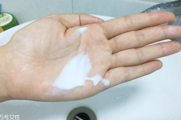 卡詩(shī)無(wú)硅油洗發(fā)水怎么樣 讓發(fā)絲輕盈到飛起