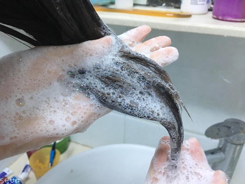 卡詩(shī)無(wú)硅油洗發(fā)水怎么樣 讓發(fā)絲輕盈到飛起