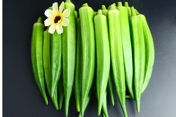 秋葵怎么切？最好焯水后再切