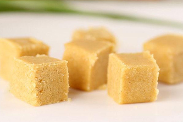 電烤箱怎么做綠豆糕？太黃或太綠的綠豆糕不要買