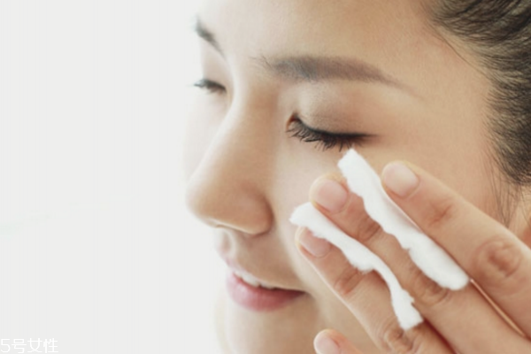 防曬霜怎么洗 根據(jù)購買的防曬霜決定 防曬霜怎么洗 根據(jù)購買的防曬霜決定