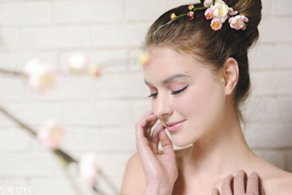 防曬霜怎么卸妝 不是所有防曬都要卸 防曬霜怎么卸妝 不是所有防曬都要卸