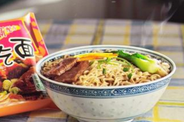 方便面是油炸的嗎？油炸方便面和非油炸方便面區(qū)別