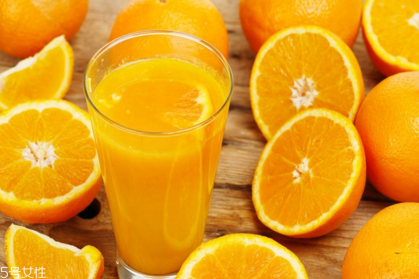 橙子為什么酸 因?yàn)楹袡幟仕?>
               <p class=