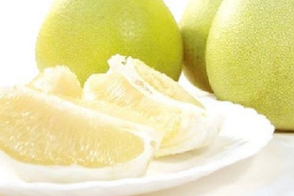 吃沙田柚對身體有什么好處？買的時候一掂二摸三擠壓