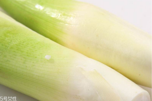 茭白為什么下奶 因?yàn)橛羞@些成分 茭白為什么下奶 因?yàn)橛羞@些成分