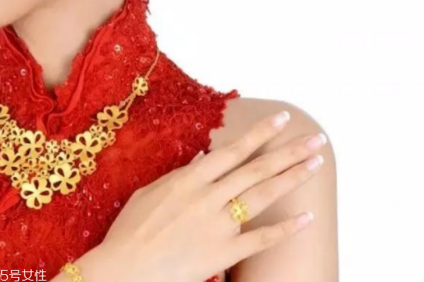 結婚買三金還是五金 看經(jīng)濟狀況