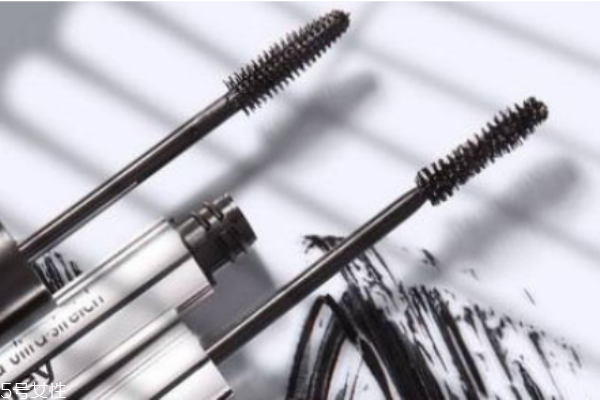 化妝品保質(zhì)期一般是多久 過(guò)期的就不要用了 化妝品保質(zhì)期一般是多久 過(guò)期的就不要用了