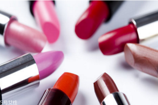 化妝品保質(zhì)期一般是多久 過(guò)期的就不要用了 化妝品保質(zhì)期一般是多久 過(guò)期的就不要用了