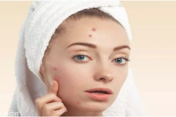 化妝品保質(zhì)期一般是多久 過(guò)期的就不要用了 化妝品保質(zhì)期一般是多久 過(guò)期的就不要用了