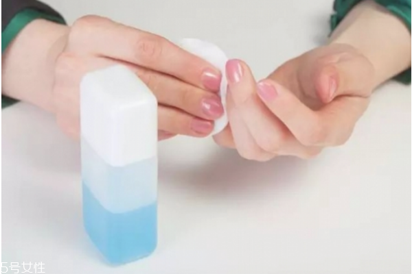 過期的化妝品用了會怎么樣 使用過期化妝品的危害 過期的化妝品用了會怎么樣 使用過期化妝品的危害