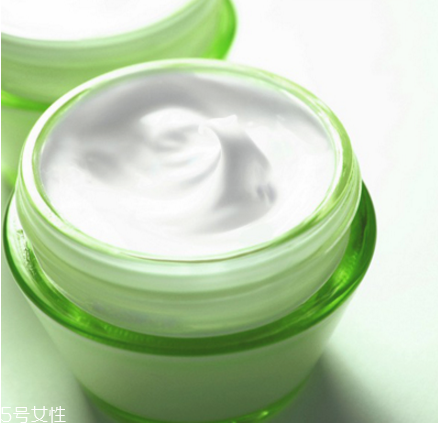 噴霧過期了還能用嗎 護(hù)膚品批號(hào)查生產(chǎn)日期 噴霧過期了還能用嗎 護(hù)膚品批號(hào)查生產(chǎn)日期