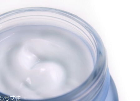 噴霧過期了還能用嗎 護(hù)膚品批號(hào)查生產(chǎn)日期 噴霧過期了還能用嗎 護(hù)膚品批號(hào)查生產(chǎn)日期