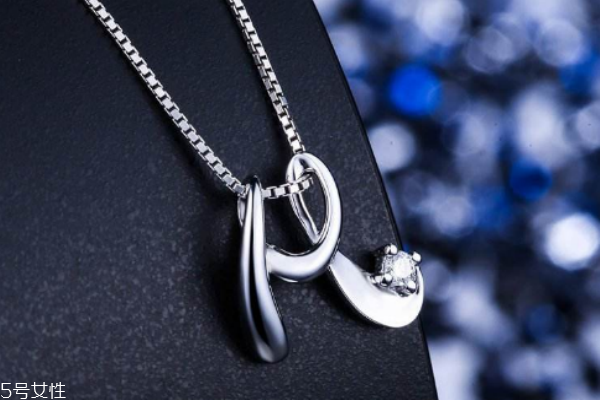 鉆石吊墜什么牌子好 大品牌鉆石更有保障 鉆石吊墜什么牌子好 大品牌鉆石更有保障