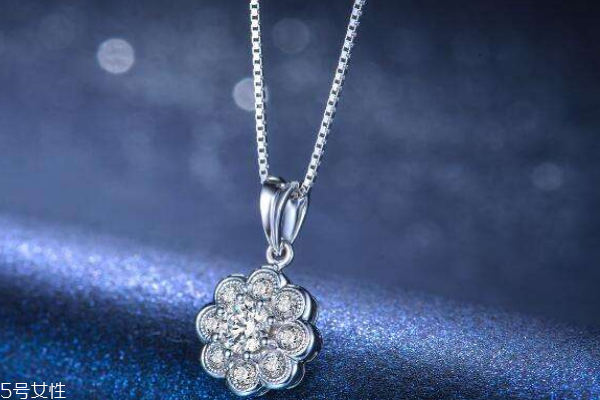 鉆石吊墜回收價格 要看鉆石品質