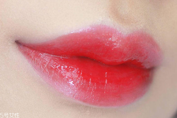 哪些口紅可以疊加使用 這些奇葩色號只有疊加才好看 哪些口紅可以疊加使用 這些奇葩色號只有疊加才好看