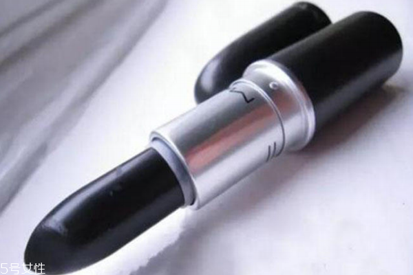 哪些口紅可以疊加使用 這些奇葩色號只有疊加才好看 哪些口紅可以疊加使用 這些奇葩色號只有疊加才好看