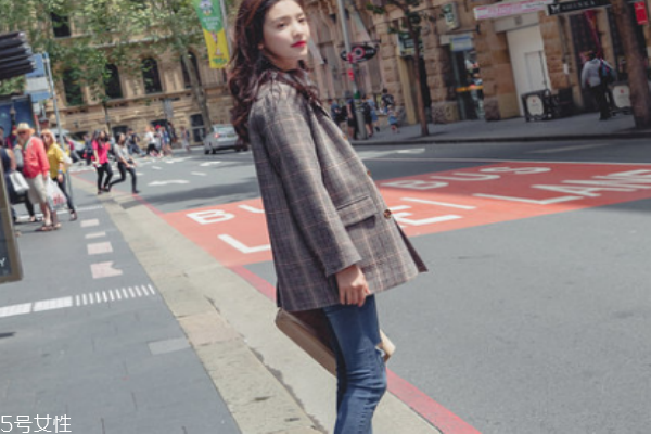 英倫風(fēng)穿搭女 小個子也能搞定 英倫風(fēng)穿搭女 小個子也能搞定
