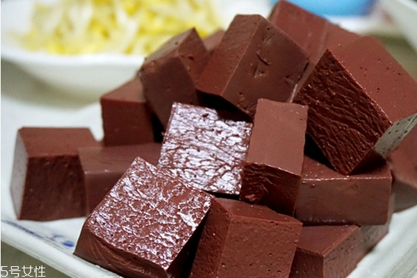 鴨血能生吃嗎 最好是不要 鴨血能生吃嗎 最好是不要