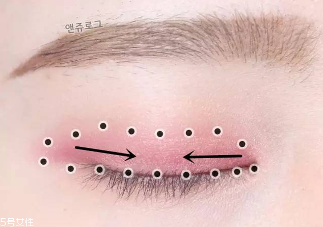 適合學生黨的眼影有哪些 學生黨眼影推薦