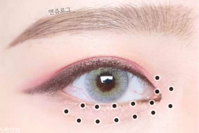 適合學生黨的眼影有哪些 學生黨眼影推薦