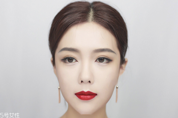 新娘妝怎么畫(huà)好看 輕松學(xué)會(huì)新娘妝容