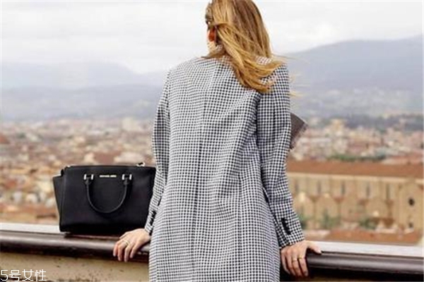 女生上班背什么包 讓你氣質(zhì)又亮眼 女生上班背什么包 讓你氣質(zhì)又亮眼