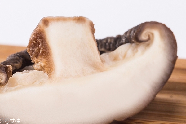 泡水的香菇怎么保存 最好盡早食用完 泡水的香菇怎么保存 最好盡早食用完