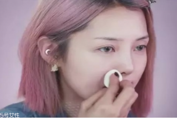 痘痘肌膚怎么化妝 還你無(wú)暇美肌 痘痘肌膚怎么化妝 還你無(wú)暇美肌